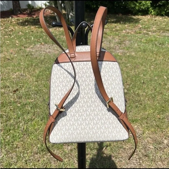 NWT $498 Michael Kors medium backpack - Picture 3 of 12